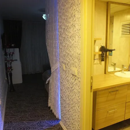 Leyla Istanbul